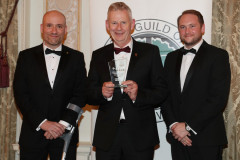 Edmund King OBE recognised with award from Guild of Motoring Writers and Kia UK